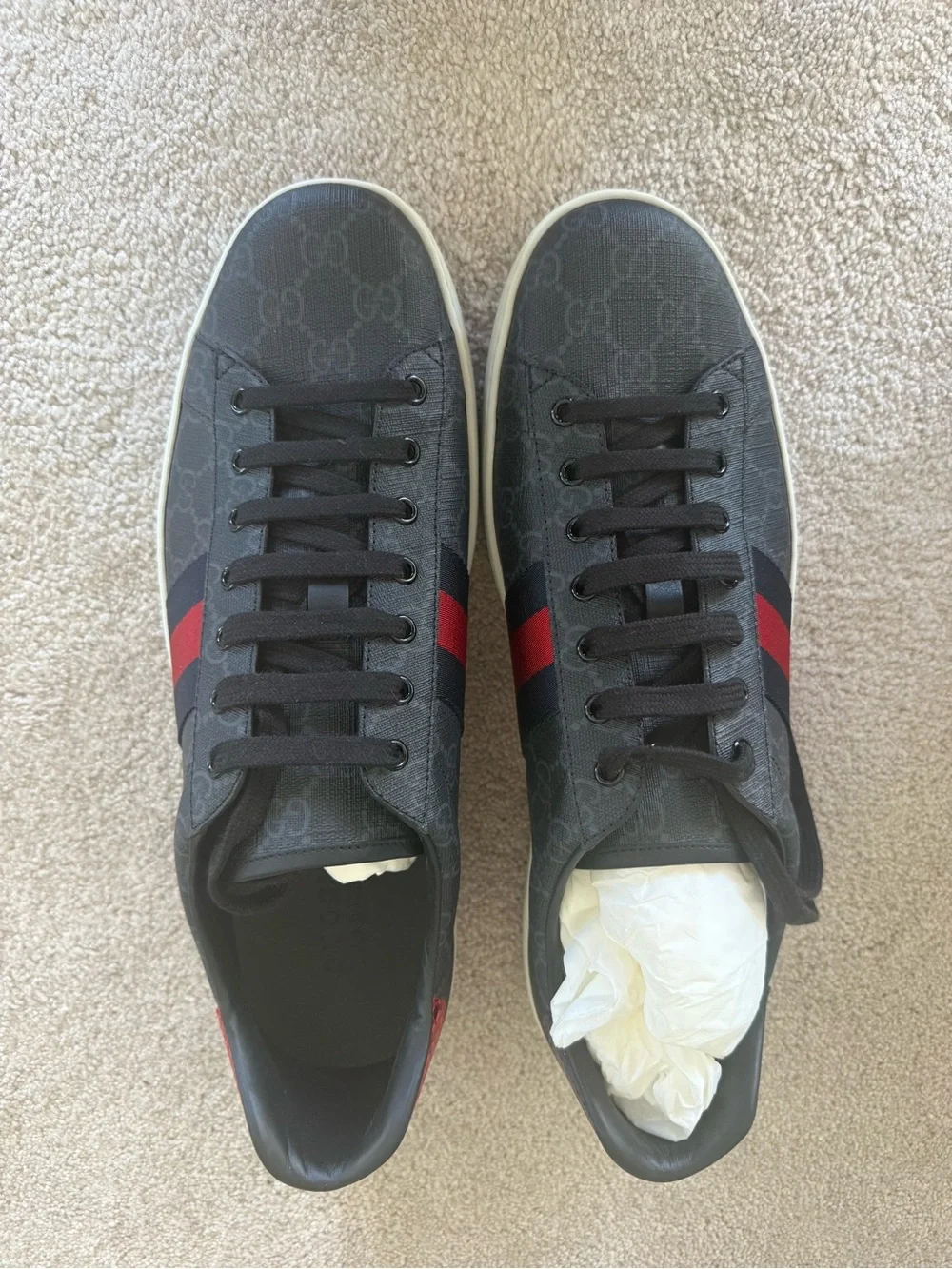 Gucci Men's Gray GG Canvas Low-Top Sneakers with Red-Blue Stripe